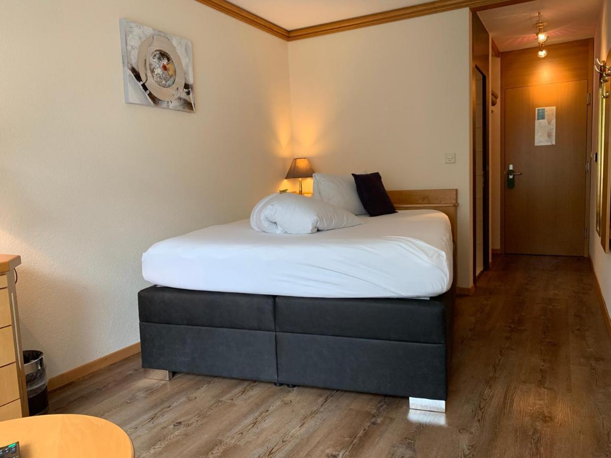 Hotel Quellenhof ロイカーバード エクステリア 写真