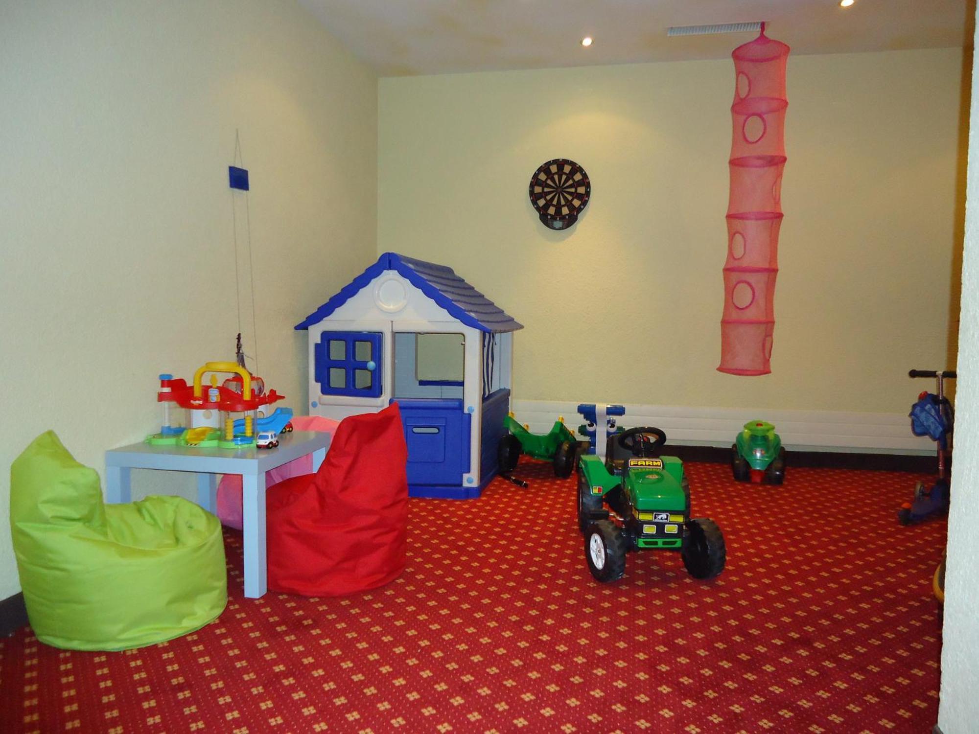 Hotel Quellenhof ロイカーバード 部屋 写真