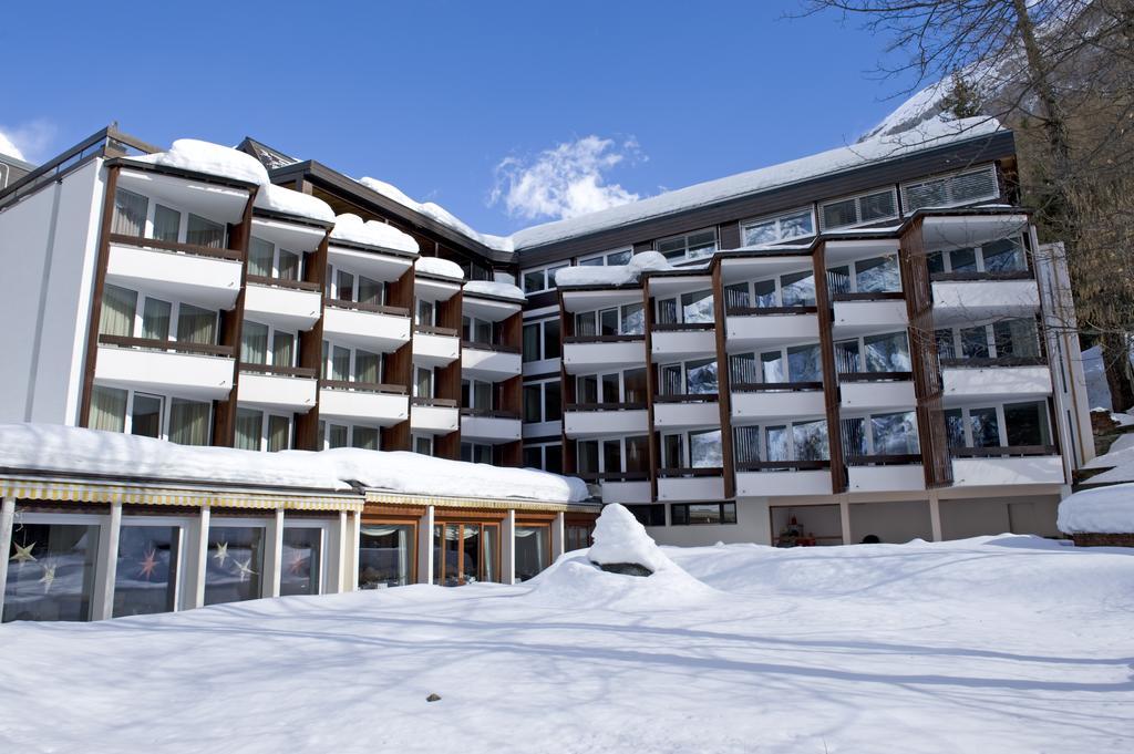 Hotel Quellenhof ロイカーバード エクステリア 写真