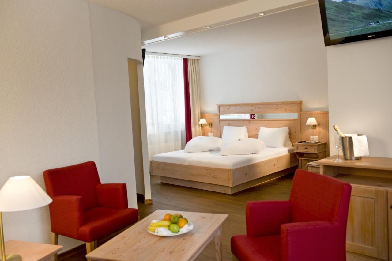 Hotel Quellenhof ロイカーバード エクステリア 写真