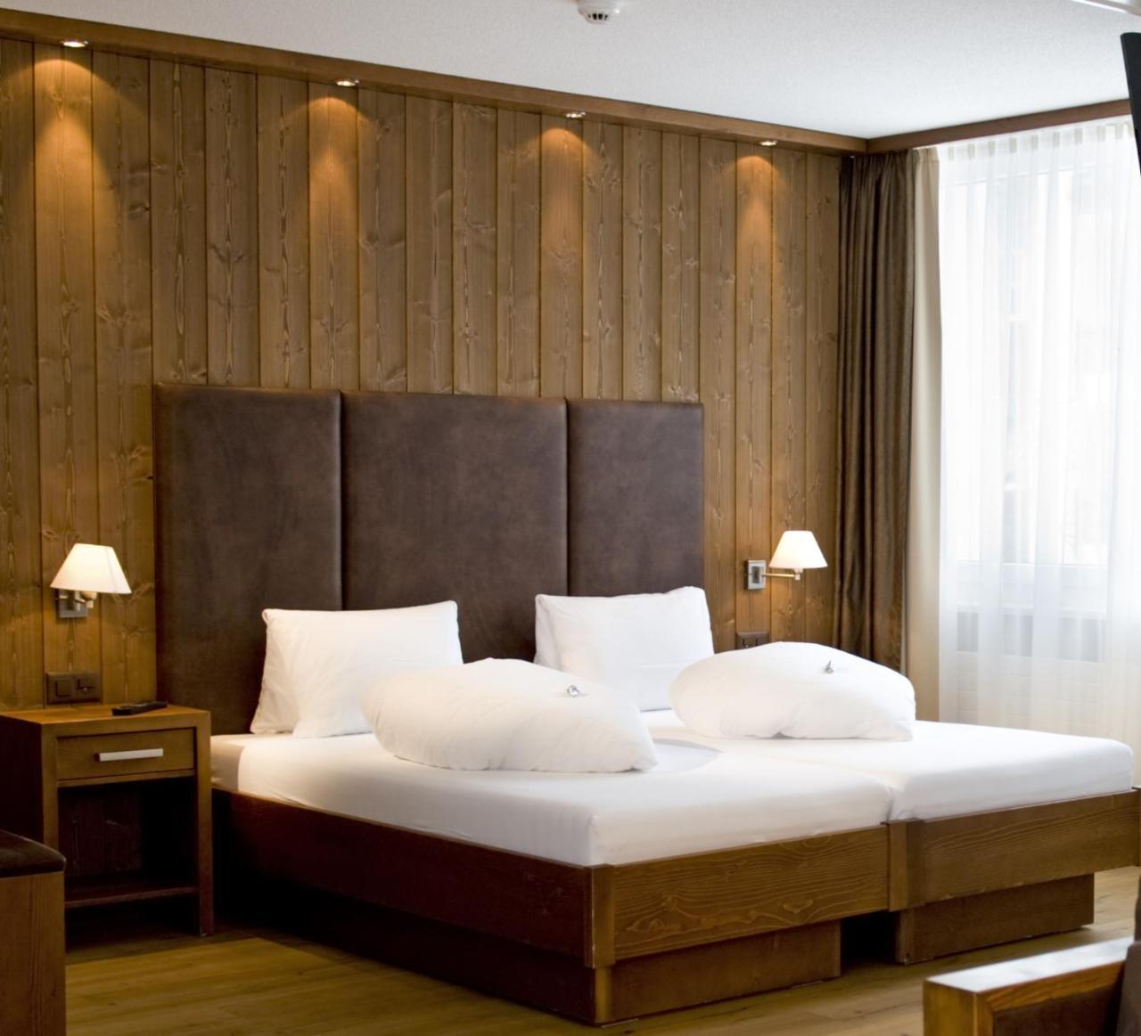 Hotel Quellenhof ロイカーバード エクステリア 写真